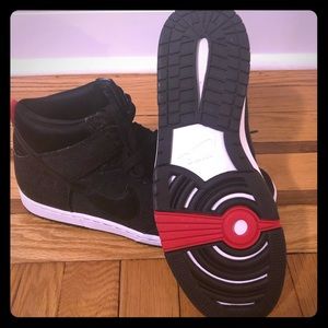 Nike Dunk Comfort Limited Style # 705434-001